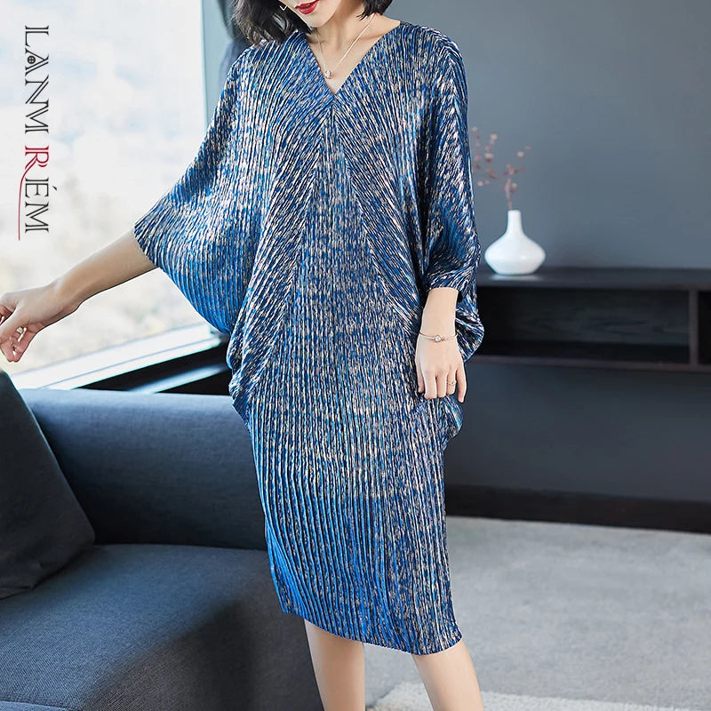 LANMREM 2024 High Quality New Fashion V Collar Pleats Batwing Sleeve Loose Dress For Women Print Clothing Vestido YE853