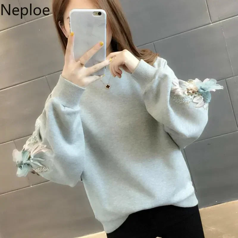 Neploe Thicked Flower Embroidery Hoodies O Neck Long Sleeve Ins Warm Sweatshirt Autumn Spring 2024 New Solid Ladies Top 48207