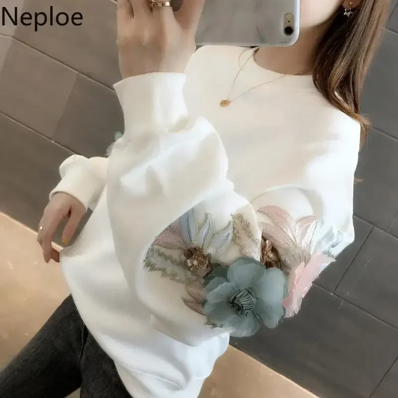 Neploe Thicked Flower Embroidery Hoodies O Neck Long Sleeve Ins Warm Sweatshirt Autumn Spring 2024 New Solid Ladies Top 48207